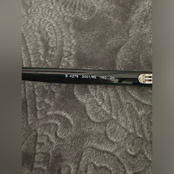 BURBERRY Like new Women's B 4279 3001/8E Black Sunglasses Authentic - Picture 3 of 7